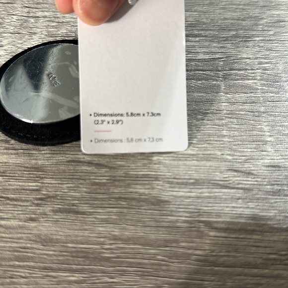 Lululemon Keychain - Picture 5 of 5